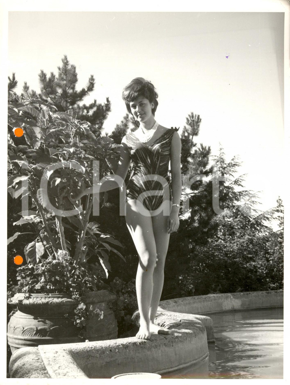 Fotografia d'epoca originale 1960 ca SALSOMAGGIORE TERME (PR) Modella con costume intero fantasia *MODA MARE 1