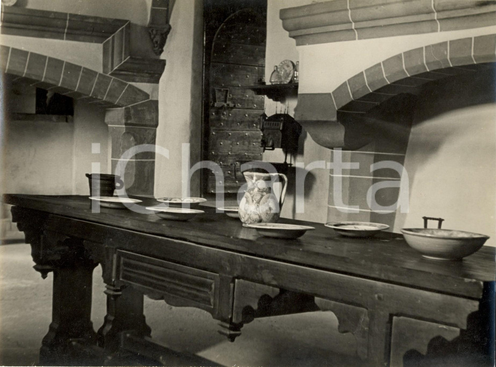 Fotografia d'epoca originale 1960 ca TORINO Castello VALENTINO Sala da pranzo Armigeri *Foto artistica NELLY 1