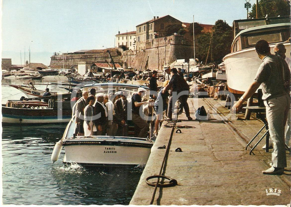 Cartolina originale da collezione 1975 ca AJACCIO CORSICA Turisti sbarcano da Motonave TAHITI Cartolina FG NV 1