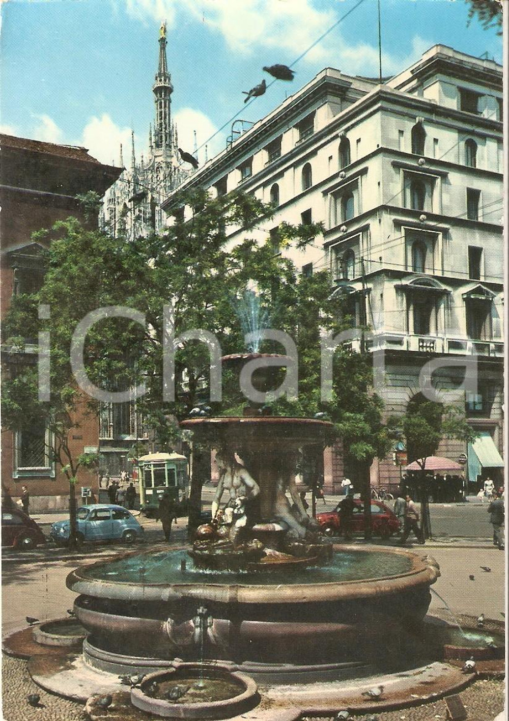 Cartolina originale da collezione 1961 MILANO Piazza Fontana - Fontana del Piermarini *Cartolina FG VG 1