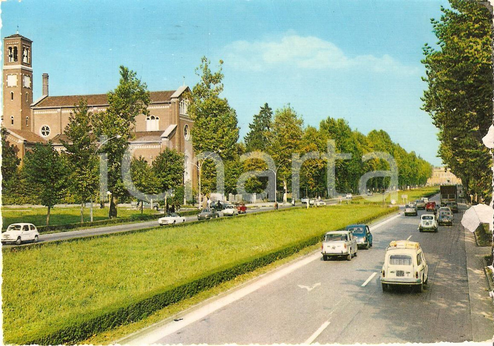 Cartolina originale da collezione 1964 MONZA MB Viale Cesare BATTISTI Chiesa CARMELO  FIAT 110 Cartolina FG VG 1