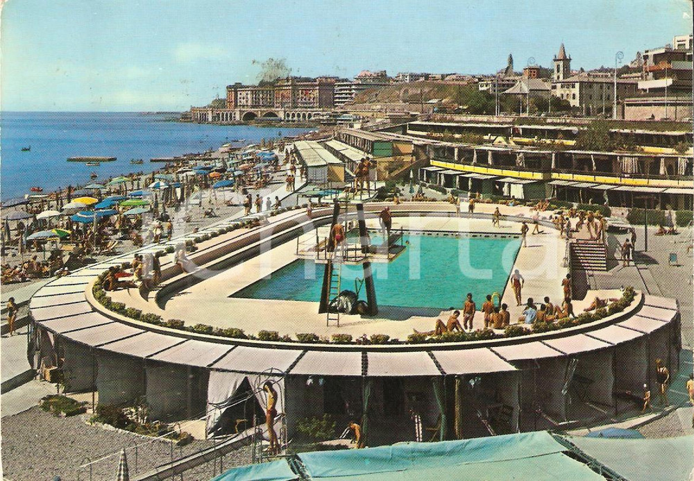 Cartolina originale da collezione 1964 GENOVA Tuffi dal trampolino dei Bagni Lido Cartolina FG VG 1