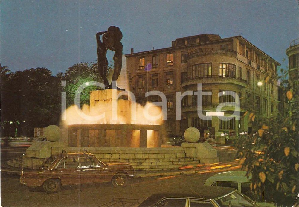 Cartolina originale da collezione 1975 ca L AQUILA Fontana luminosa Cartolina FG NV 1