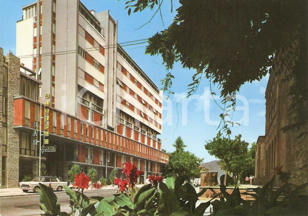 Cartolina originale da collezione 1970 ca MARINA DI MASSA MS Scorcio di Via DEMOCRAZIA Cartolina VINTAGE FG NV 1