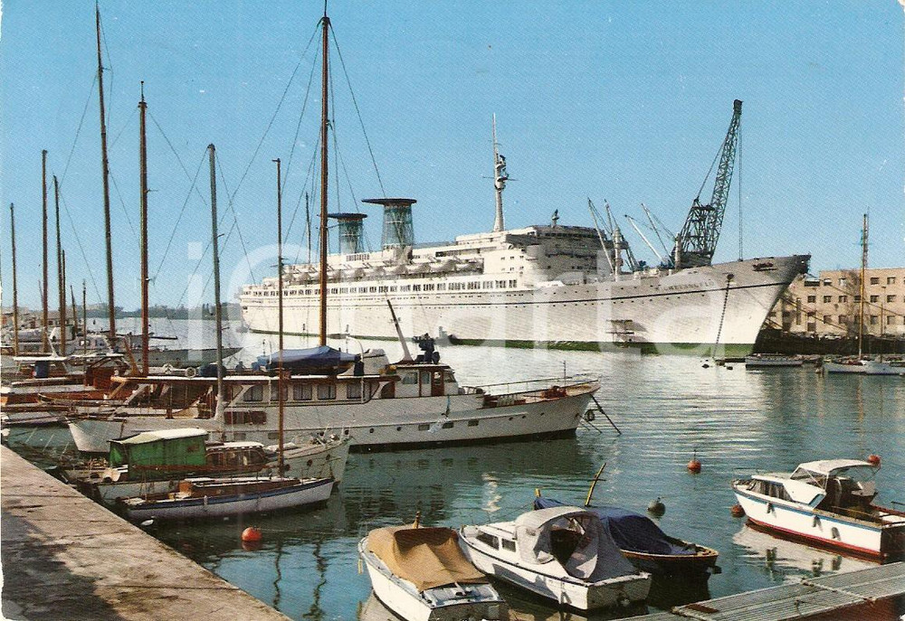 Cartolina originale da collezione 1970 GENOVA Porticciolo e transatlantico Michelangelo Cartolina FG VG 1