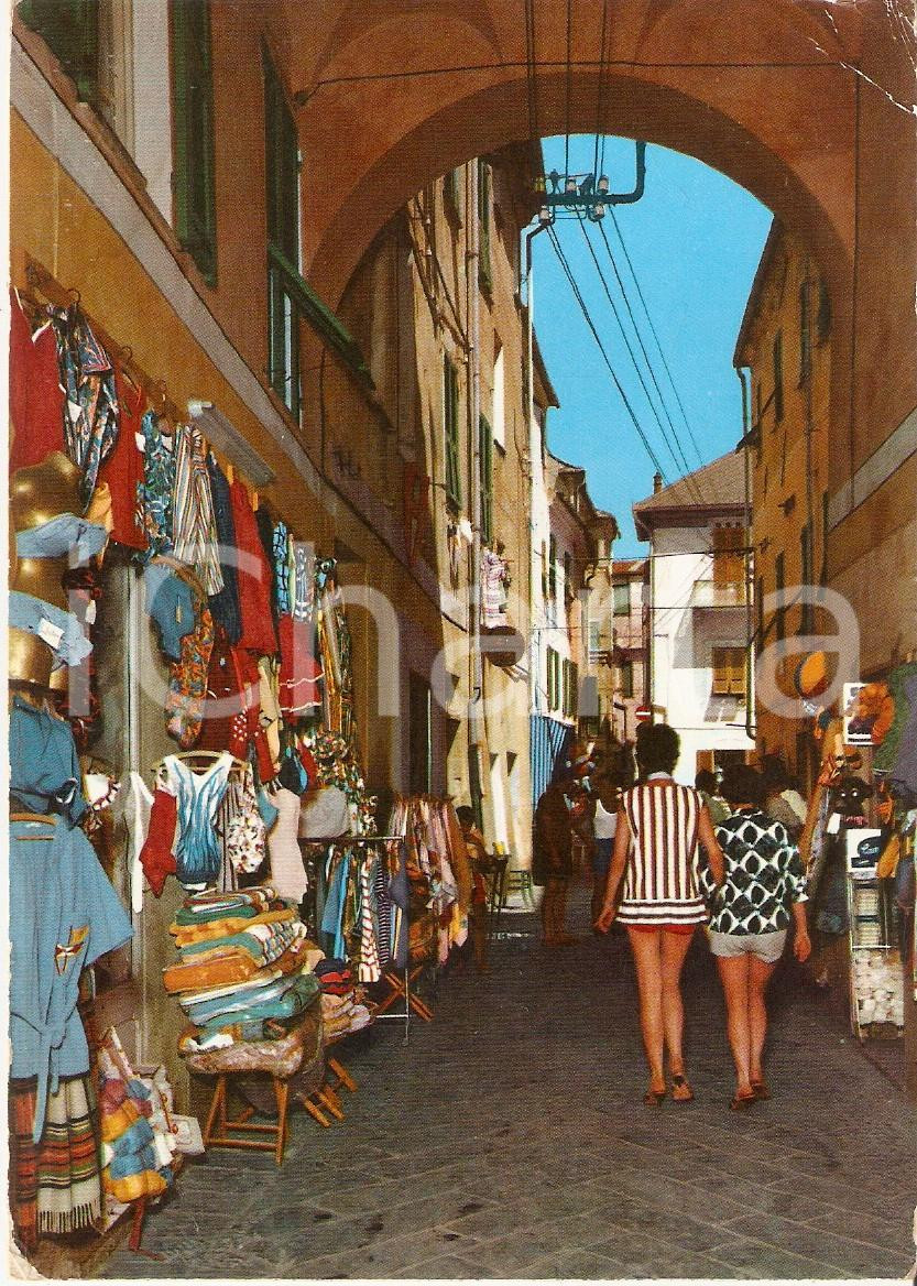 Cartolina originale da collezione 1962 LAIGUEGLIA SV Arco di via Dante  Negozi Cartolina postale animata FG 1