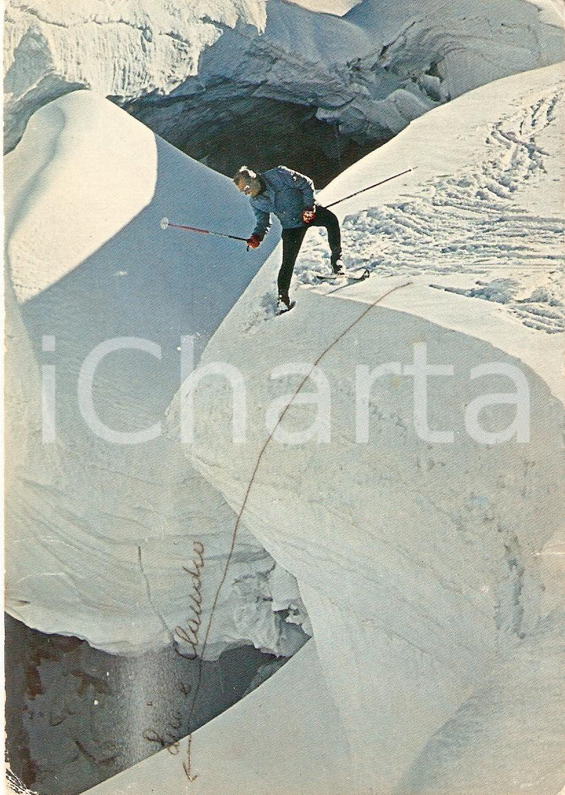 Cartolina originale da collezione 1980 ca TRENTO Guida alpina Giuseppe PIROVANO sull orlo del precipizio Cartolina 1