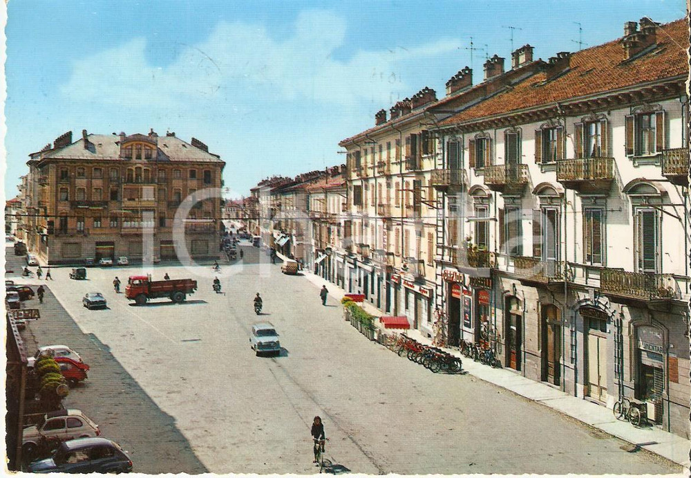 Cartolina originale da collezione 1969 PINEROLO TO Camion in piazza Luigi Barbieri Cartolina FG VG 1