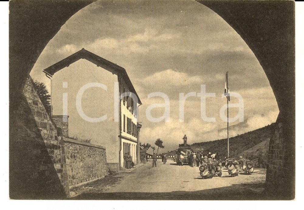 Cartolina originale da collezione 1940 ca COLLE DI TENDA Veduta del confine Cartolina ANIMATA motorini FG 1
