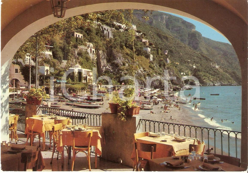 Cartolina originale da collezione 1971 POSITANO SA Spiaggia e terrazza del Covo dei Saraceni Cartolina FG VG 1