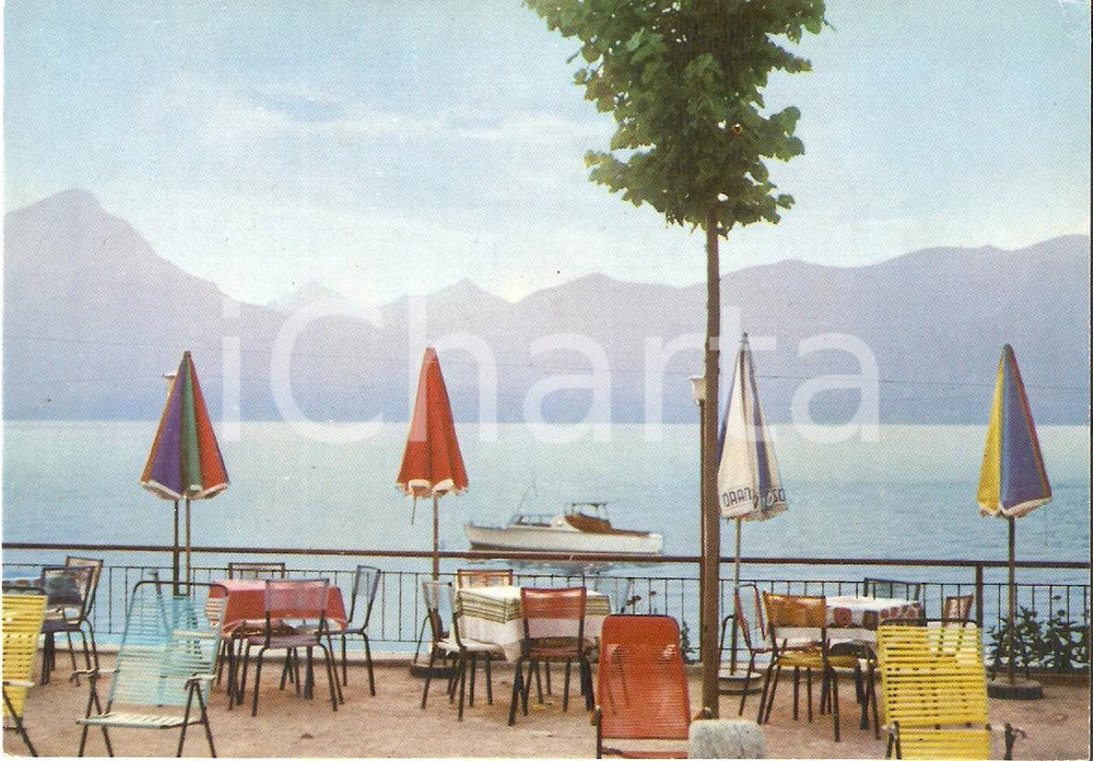 Cartolina originale da collezione 1970 ca LAGO D ISEO ? Motoscafo e panorama da terrazza di un bar Cartolina FG 1