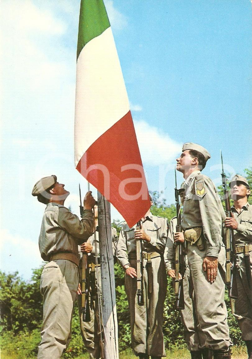 Cartolina originale da collezione 1975 ca ESERCITO ITALIANO Cerimonia dell alzabandiera Cartolina FG NV 1