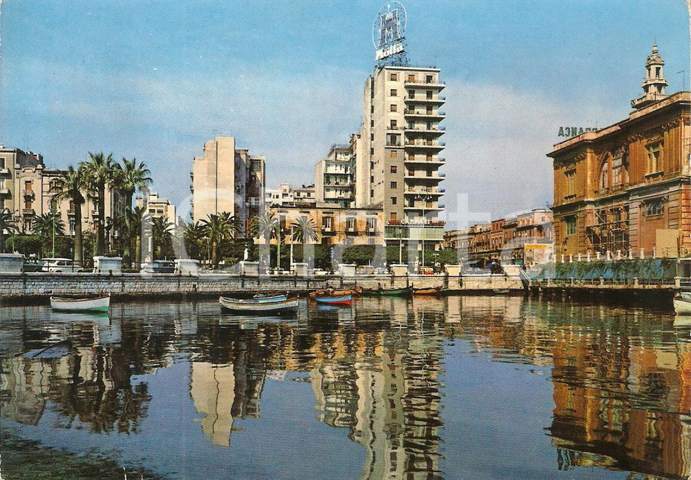 Cartolina originale da collezione 1966 BARI Cala delle barche e insegna MOTTA Cartolina FG VG 1