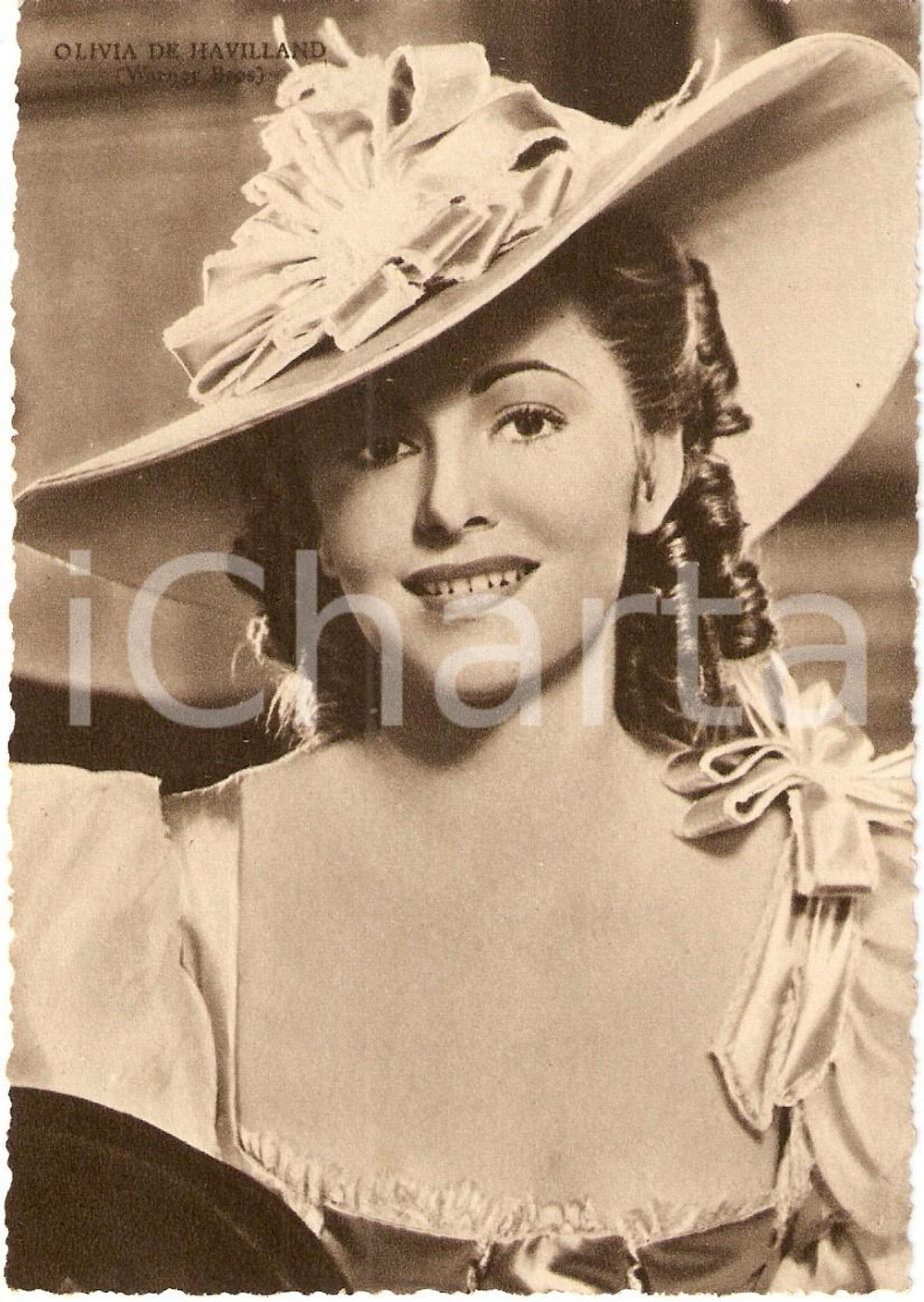 Cartolina originale da collezione 1937 CINEMA Olivia DE HAVILLAND posing with a hat Actress WARNER BROS *Cartolina 1
