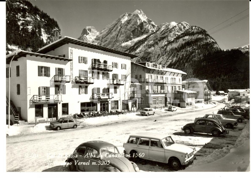Cartolina originale da collezione 1960 ca ALBA DI CANAZEI (TN) Veduta con Hotel ALBA in VAL DI FASSA FG VG 1