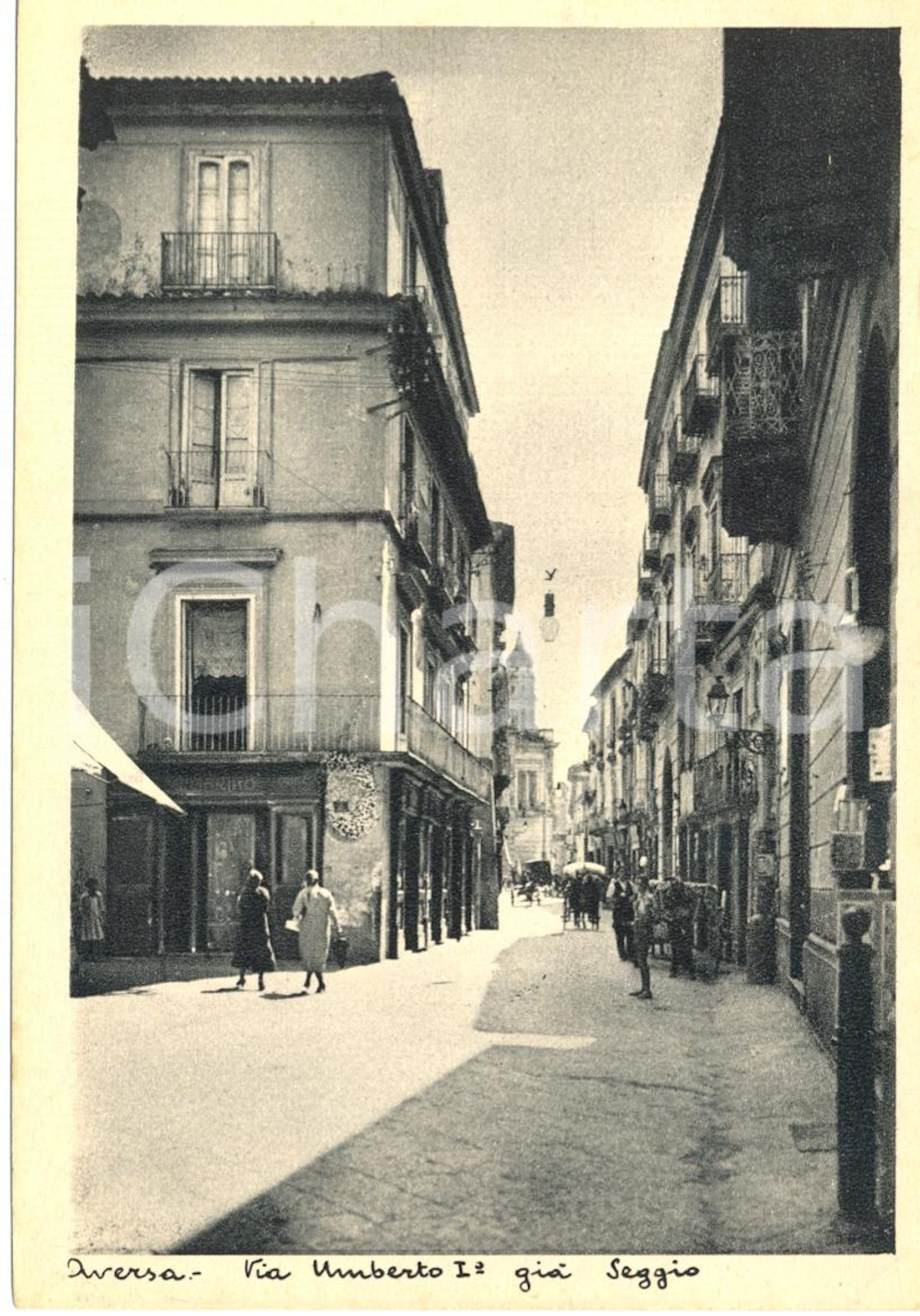 Cartolina originale da collezione 1940 ca AVERSA (CE) Scorcio di via UMBERTO I con carrozze * Cartolina FG NV 1