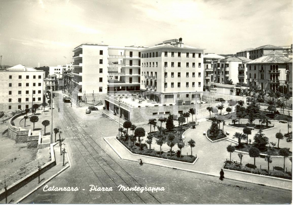 Cartolina originale da collezione 1960 ca CATANZARO Veduta aerea di piazza MONTEGRAPPA  Cartolina FG VG 1