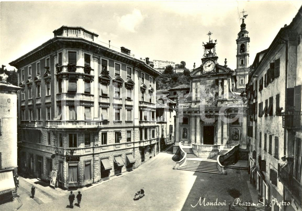 Cartolina originale da collezione 1955 MONDOVI  CN Scorcio di piazza SAN PIETRO Cartolina animata FG NV 1