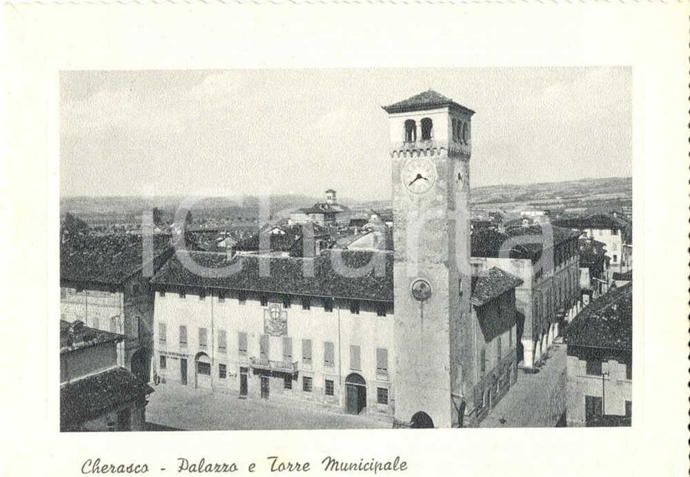 Cartolina originale da collezione 1955 ca CHERASCO CN Veduta del Palazzo e della Torre municipale FG VG 1