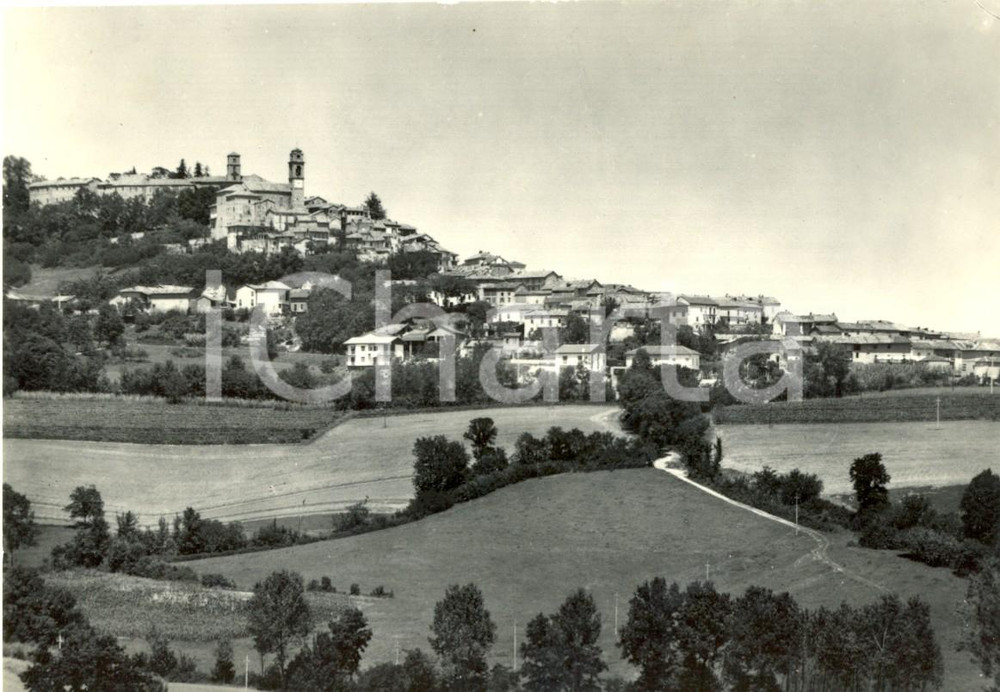 Cartolina originale da collezione 1950 ca MONTIGLIO MONFERRATO (AT) Panorama del paese con la chiesa ^FG NV 1