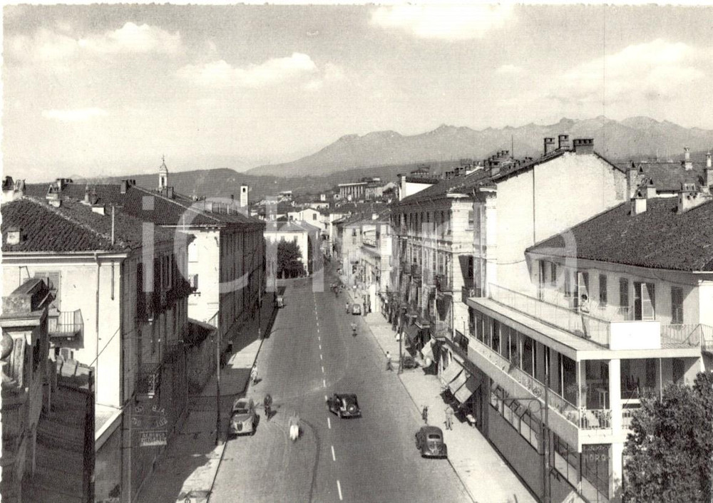 Cartolina originale da collezione 1950 ca IVREA (TO) Veduta di Corso MASSIMO D'AZEGLIO *Cartolina FG NV 1