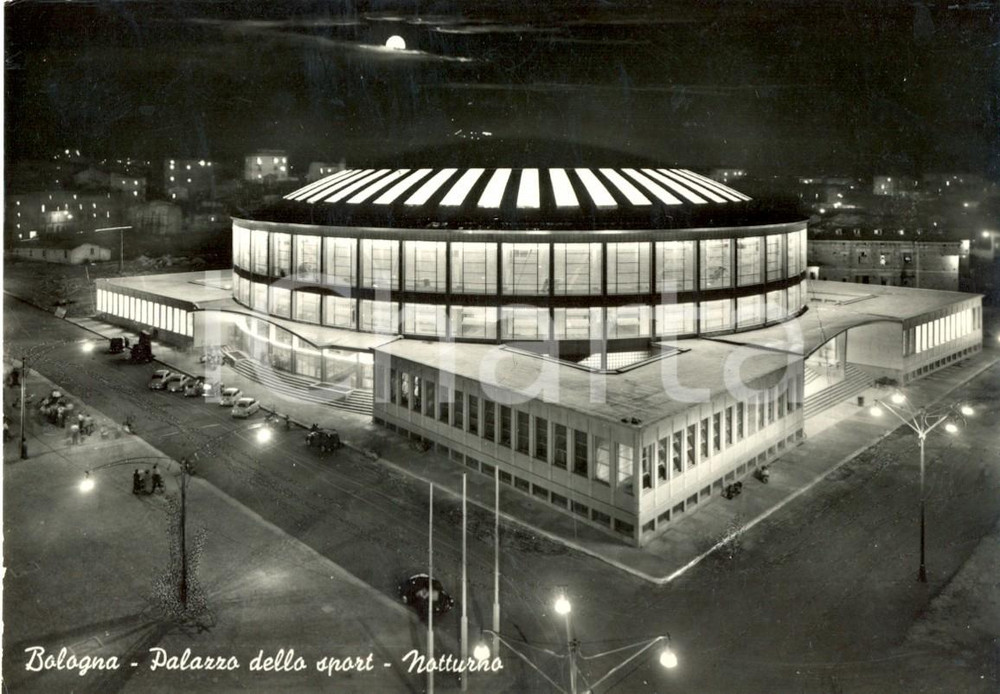Cartolina originale da collezione 1957 BOLOGNA Veduta notturna del Palazzo dello sport *Cartolina postale FG VG 1