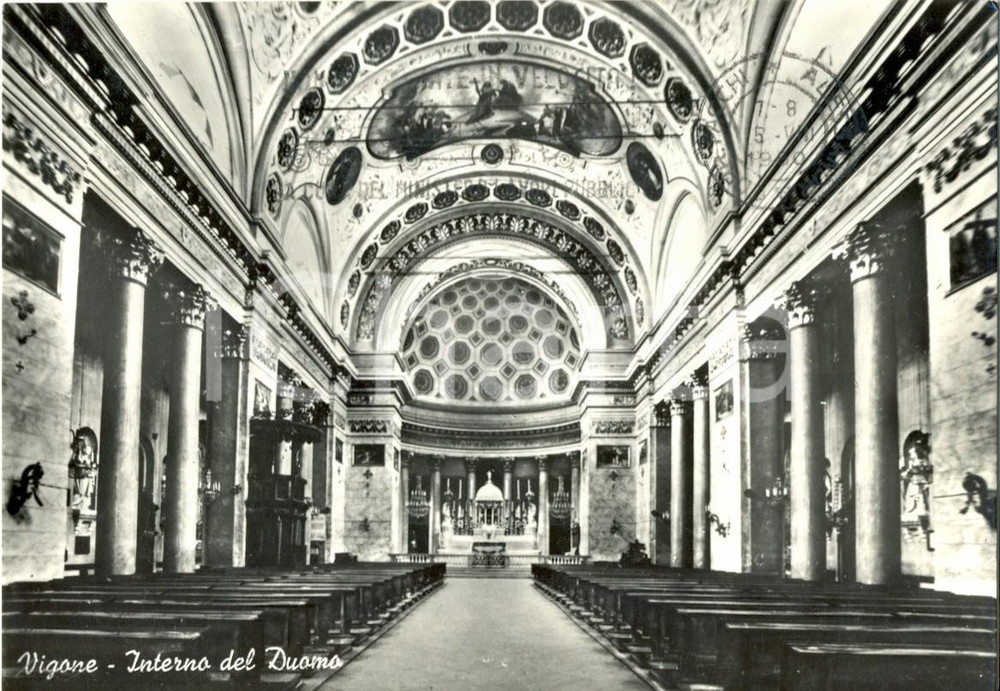 Cartolina originale da collezione 1960 VIGONE TO La navata centrale del Duomo Cartolina postale FG VG 1