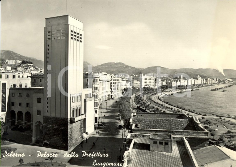 Cartolina originale da collezione 1960 ca SALERNO Il palazzo della PREFETTURA sul lungomare *Cartolina FG NV 1