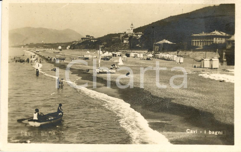 Cartolina originale da collezione 1930 ca LAVAGNA (GE) I bagni sulla spiaggia di CAVI *ANIMATA con barche FP NV 1