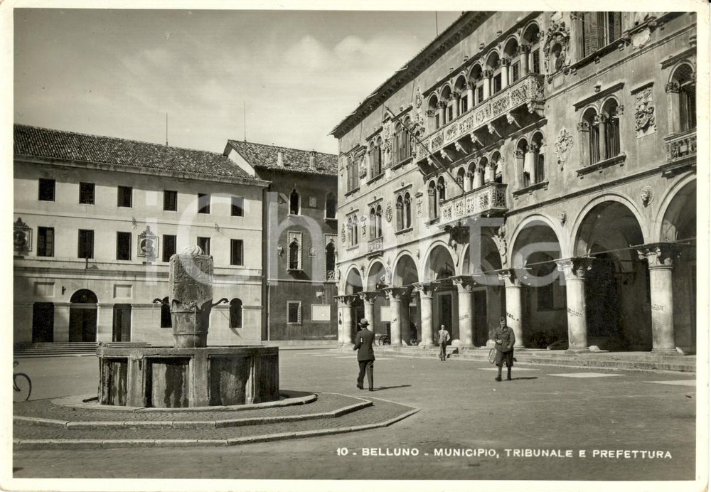 Cartolina originale da collezione 1942 BELLUNO Veduta Municipio Tribunale e Prefettura Cartolina ANIMATA FP VG 1