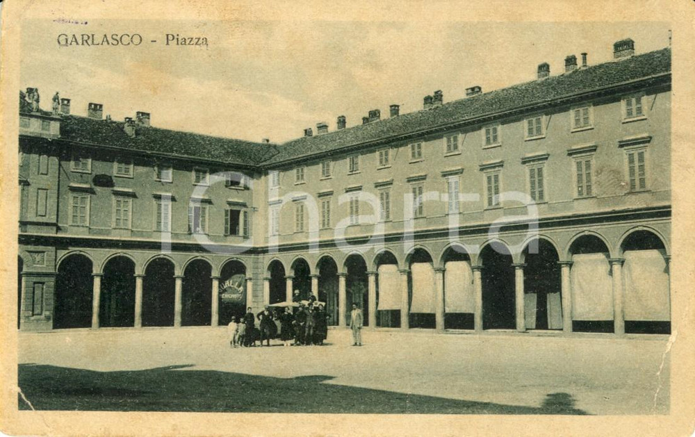 Cartolina originale da collezione 1930 ca GARLASCO PV Veduta di Piazza CAVOUR Animata DANNEGGIATA FP VG 1