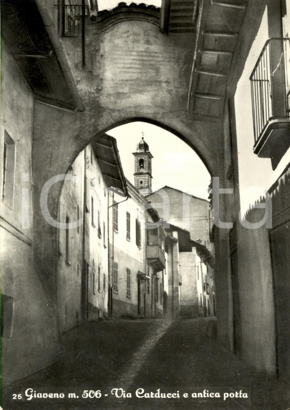 Cartolina originale da collezione 1963 GIAVENO (TO) Veduta di Via CARDUCCI con antica porta *Cartolina FG VG 1