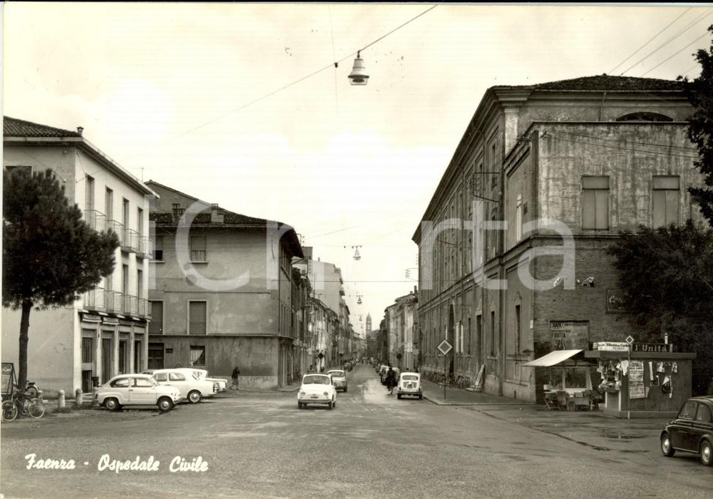 Cartolina originale da collezione 1973 FAENZA (RA) Ospedale Civile - PubbilictÃ  L'UNITA' *ANIMATA con FIAT 500 VG 1