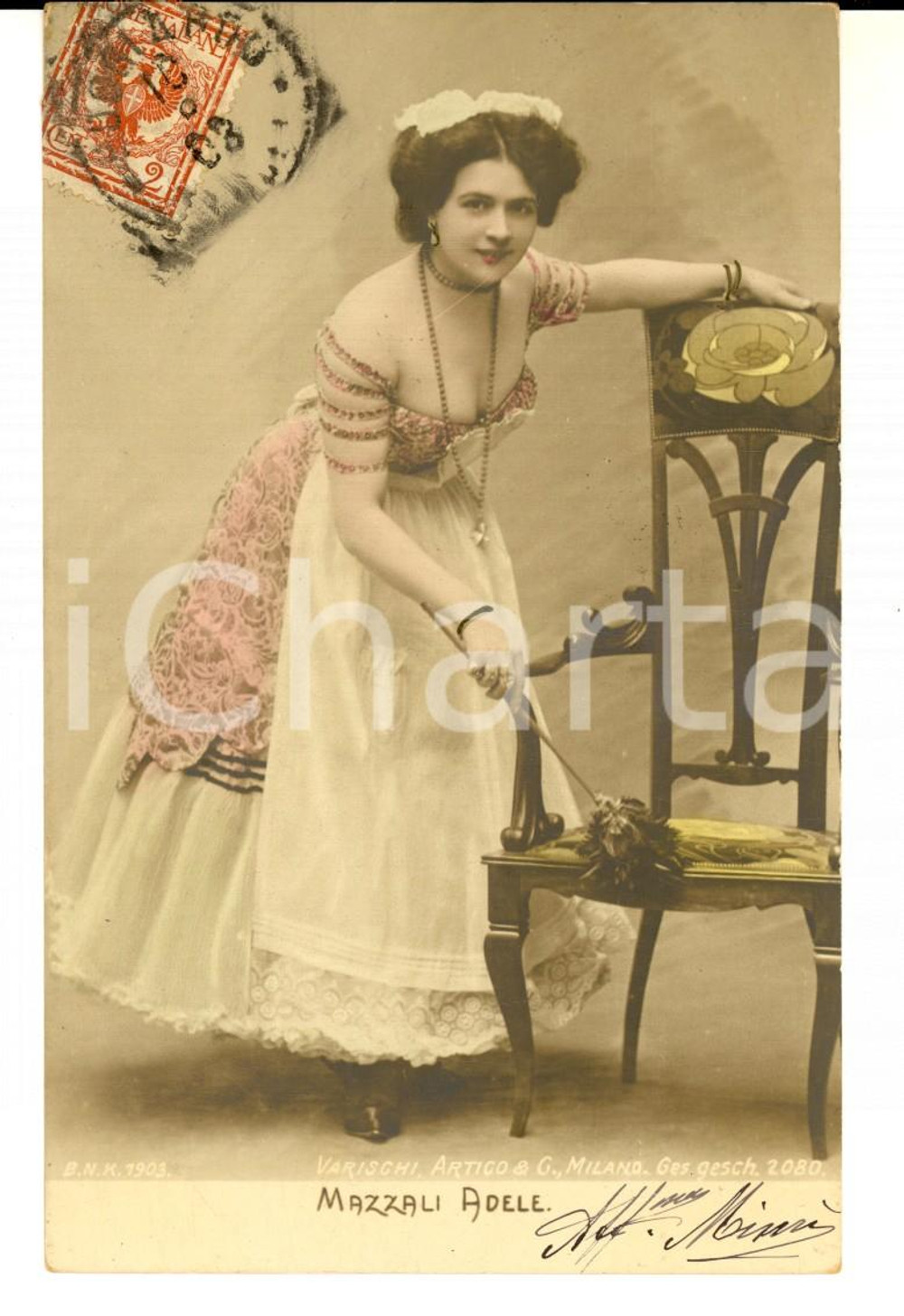 Cartolina originale da collezione 1903 TEATRO Attrice Adele MAZZALI spolvera una sedia *Cartolina al duca GUARINI 1