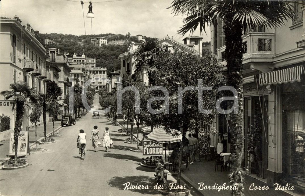Cartolina originale da collezione 1951 BORDIGHERA (IM) Corso ITALIA e gelateria FLORIDA *ANIMATA con auto FP VG 1