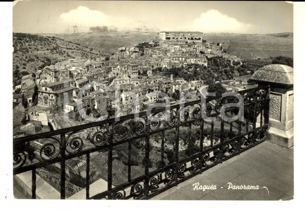Cartolina originale da collezione 1950 ca RAGUSA Panorama *Cartolina al pittore Ignazio DI STEFANO FG VG 1