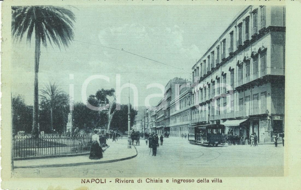 Cartolina originale da collezione 1923 NAPOLI Riviera di CHIAIA con tram e passanti e ingresso villa Cartolina VG 1