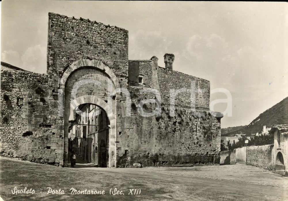 Cartolina originale da collezione 1956 SPOLETO (PG) Veduta di Porta MONTARONE *Cartolina postale FG VG 1
