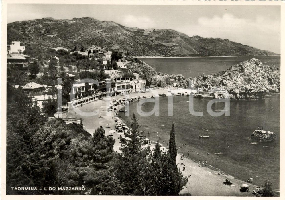 Cartolina originale da collezione 1950 ca TAORMINA ME Bagnanti e ombrelloni dal Lido MAZZARO  Cartolina FG NV 1