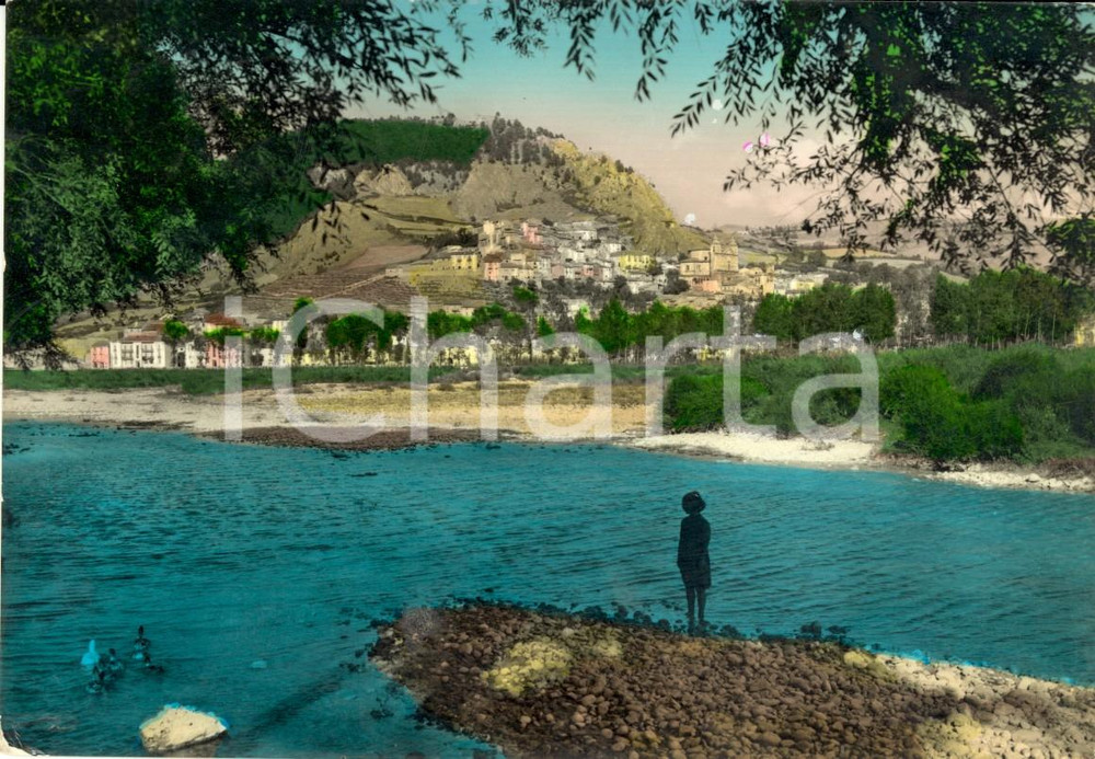 Cartolina originale da collezione 1950 ca CASTEL DI SANGRO (AQ) Bambina e papere lungo il fiume *Cartolina FG VG 1