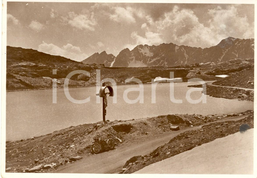 Cartolina originale da collezione 1950 ca PASSO GAVIA (SO) Motocicletta sulle sponde del Lago BIANCO *Cartolina NV 1