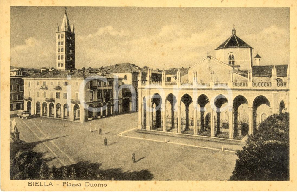 Cartolina originale da collezione 1930 ca BIELLA Veduta della Piazza del DUOMO Cartolina ANIMATA FP VG 1