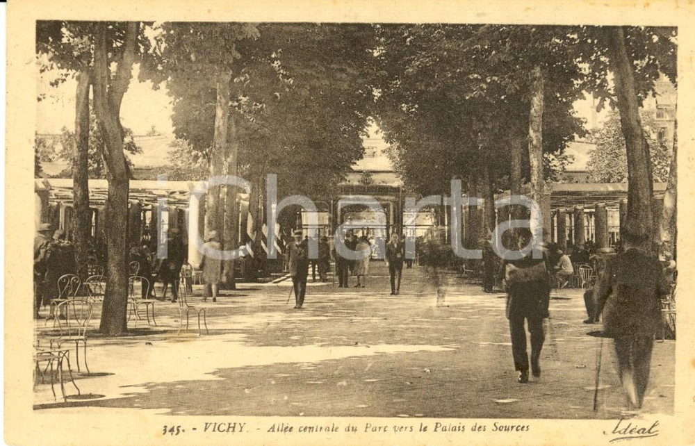 Cartolina originale da collezione 1931 VICHY (FR) AllÃ¨e centrale du parc vers Palais des SOURCES *Cartolina FP VG 1