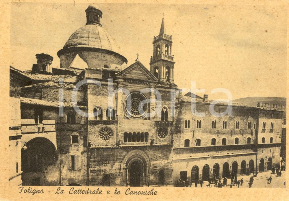 Cartolina originale da collezione 1953 FOLIGNO PG La Cattedrale e le canoniche Cartolina postale ANIMATA FG VG 1