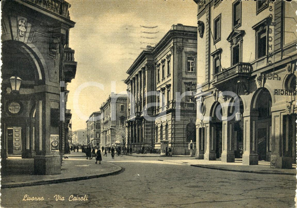 Cartolina originale da collezione 1955 LIVORNO Veduta di Via CAIROLI con passanti Cartolina postale FG VG 1