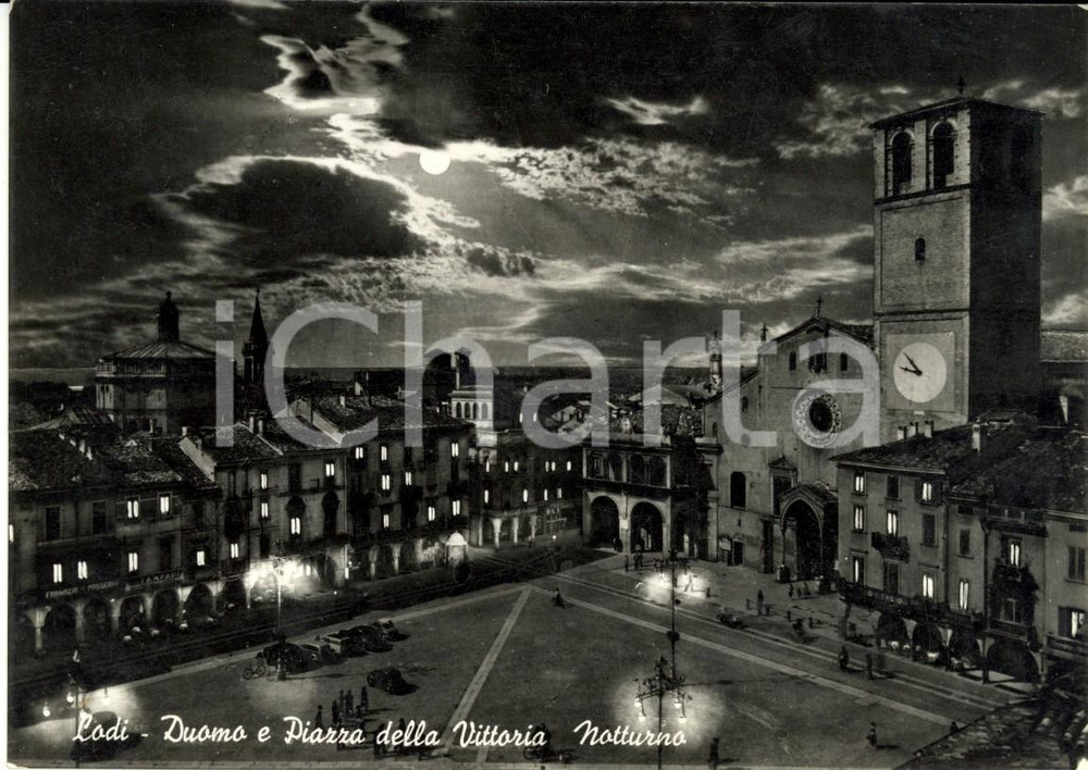 Cartolina originale da collezione 1950 ca LODI Veduta notturna Duomo e Piazza della VITTORIA *Cartolina FG NV 1