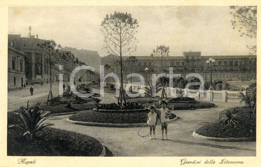 Cartolina originale da collezione 1940 ca NAPOLI Bamibine giocano ai Giardini della LITORANEA *Cartolina FP NV 1