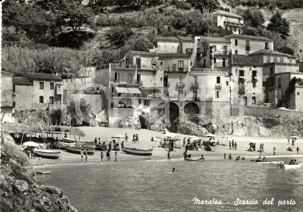 Cartolina originale da collezione 1953 MARATEA (PZ) Scorcio porto e spiaggia con bagnanti *Cartolina ANIMATA FG VG 1