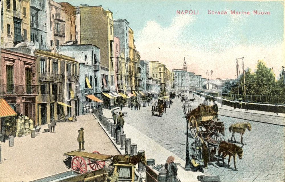 Cartolina originale da collezione 1919 NAPOLI Strada MARINA NUOVA con carretti e passanti Cartolina postale FP VG 1