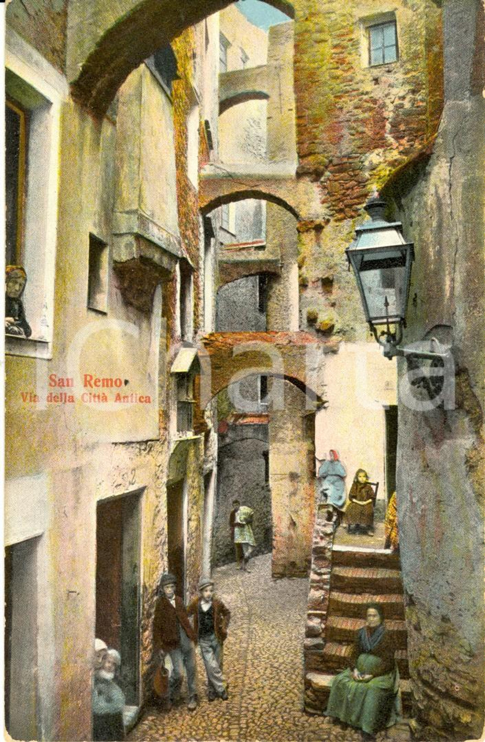 Cartolina originale da collezione 1915 ca SANREMO (IM) Donne e bambine in Via della CITTA' ANTICA *Cartolina FP NV 1